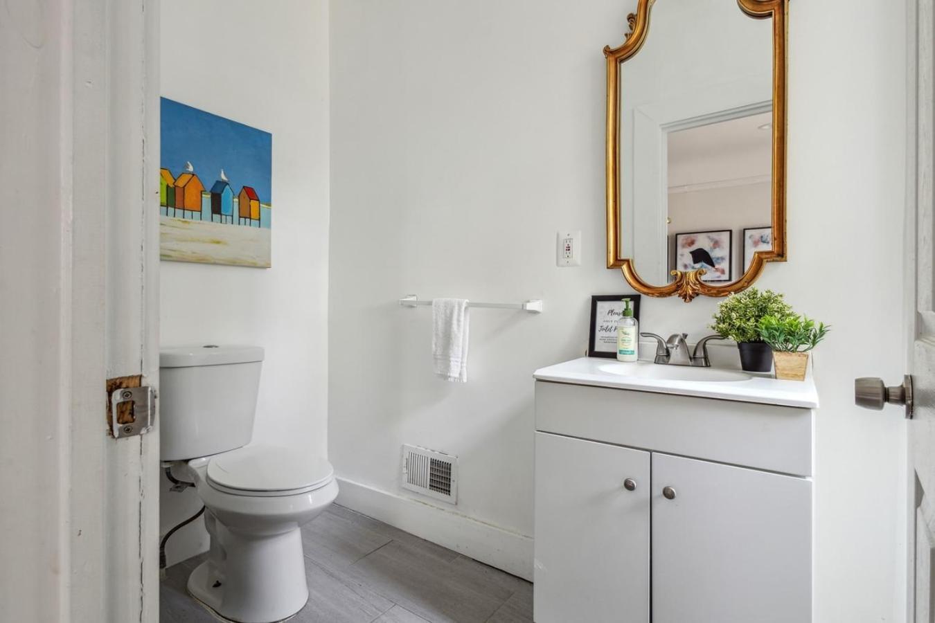 Holiday home 6 Bedroom Retreat Dia Museums Gallery