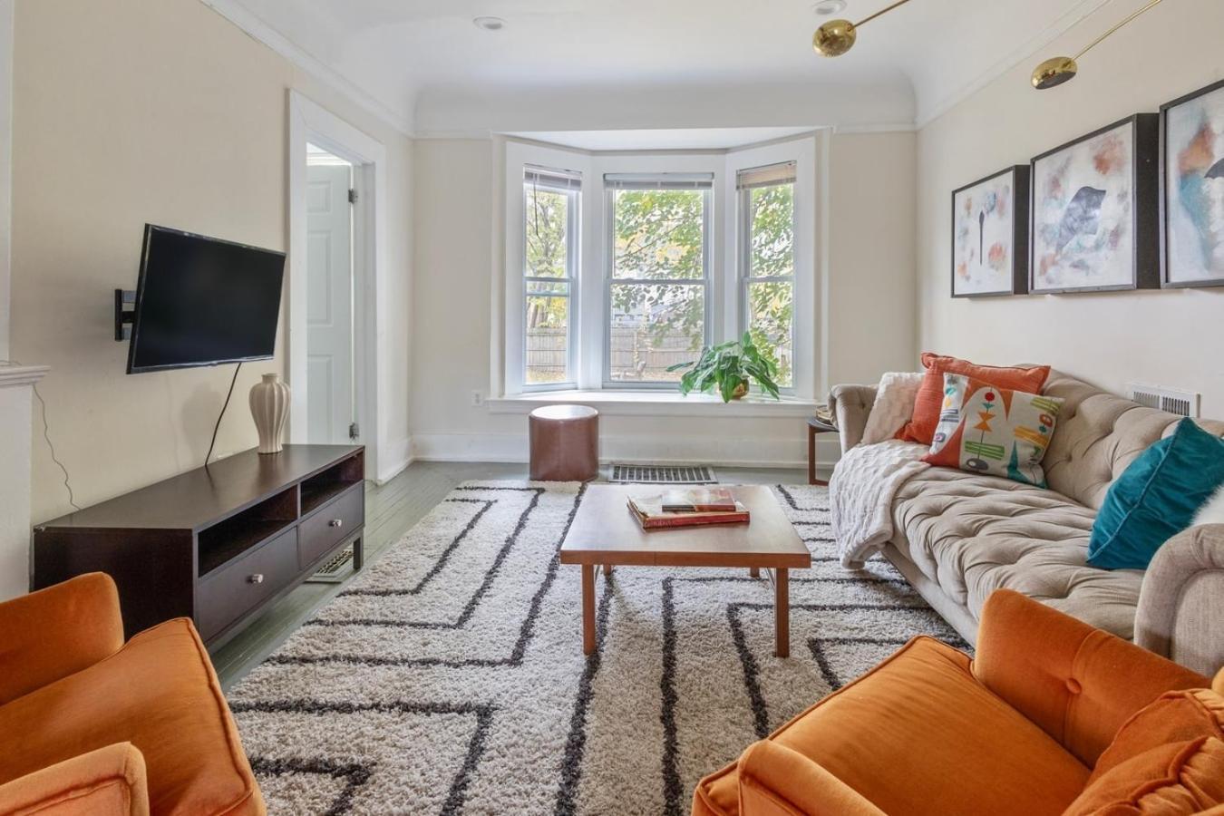 6 Bedroom Retreat Dia Museums Gallery Holiday home